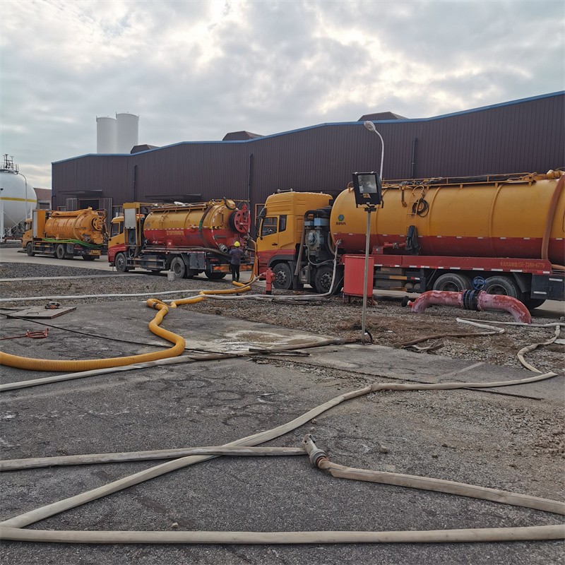 西岗污水池清理